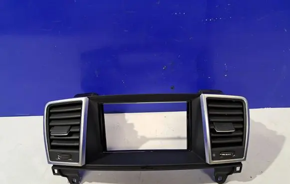 Mercedes-Benz ML W166 Other center console (tunnel) element A1668300654
