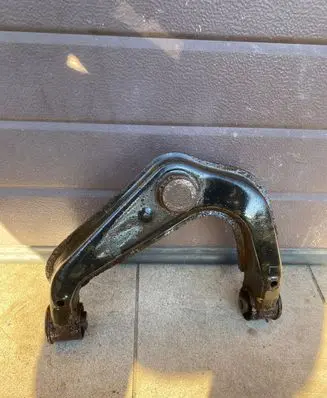 Nissan Pathfinder R51 Front lower control arm/wishbone
