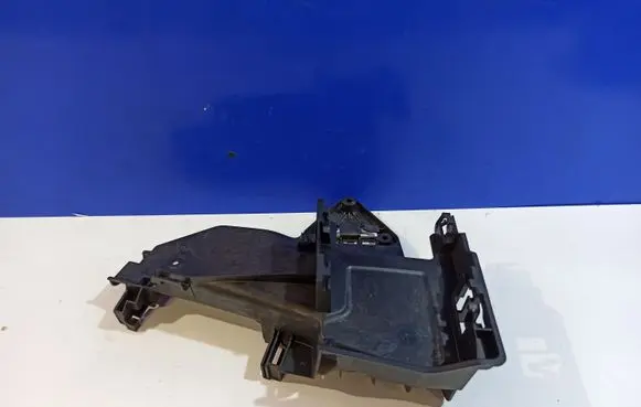 Rear door exterior handle/bracket
