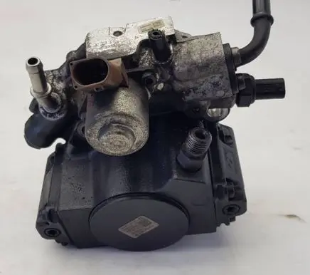 Mercedes-Benz Sprinter W906 Fuel injection high pressure pump 