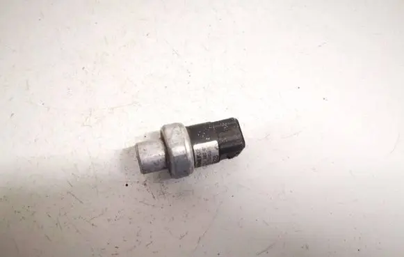 Volkswagen PASSAT B5 Air conditioning (A/C) pressure sensor 8D0959482B