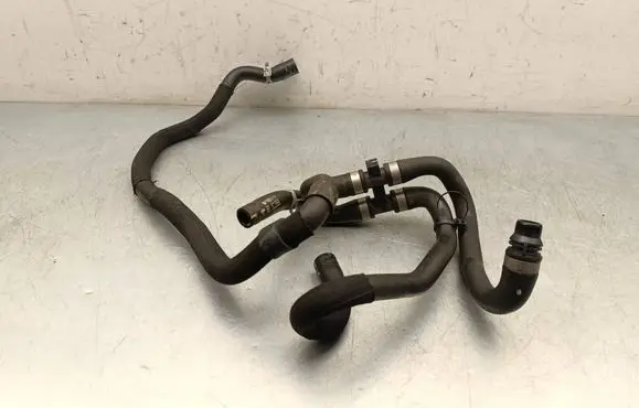 Volvo XC40 Engine coolant pipe/hose 32324302