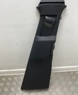 Volvo XC60 (B) pillar trim (top) 32132589