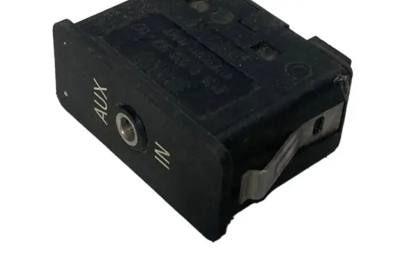 BMW 3 E90 E91 AUX in-socket connector 6930561 61316930561