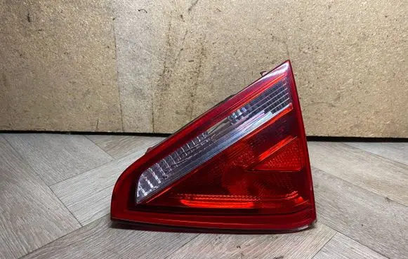 Audi A5 8T 8F Tailgate rear/tail lights 8T0945094