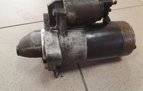 Renault Trafic II (X83) Starter motor