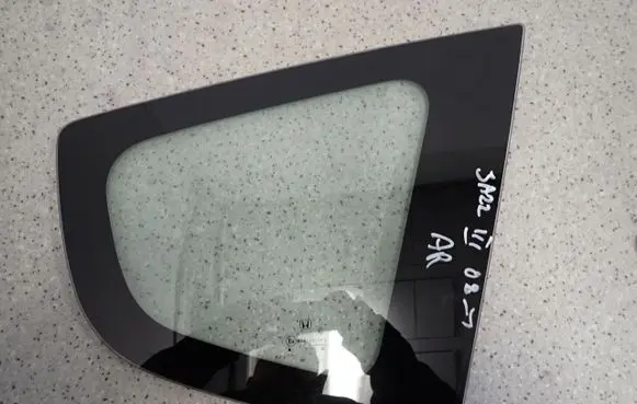 Honda Jazz Side middle window/glass 