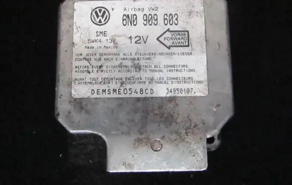 Volkswagen Golf III Airbag control unit/module 6n0909603 5wk4137