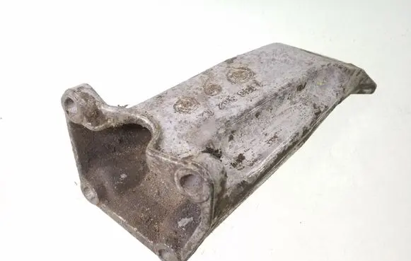 BMW 5 E34 Engine mounting bracket 1133362
