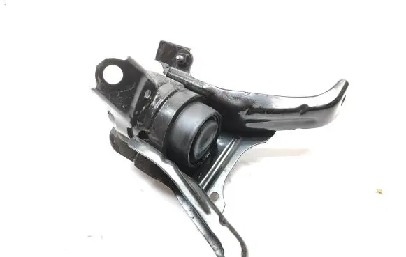 Toyota C-HR I Engine mount bracket