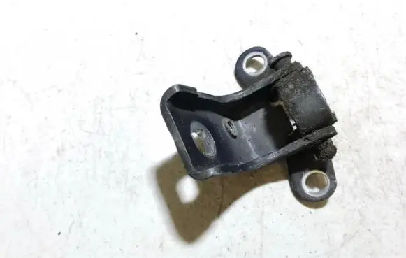 Ford Mondeo Mk III Rear door lower hinge 93bbf22807ak 93bb-f22807-ak