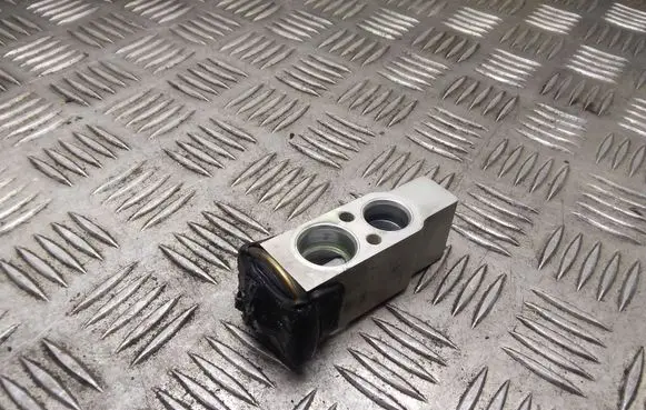 Toyota Corolla Verso E121 Air conditioning (A/C) expansion valve 