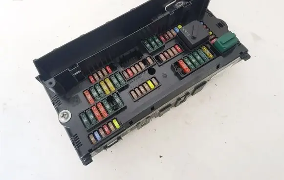 BMW 5 F10 F11 Fuse box set 016704871