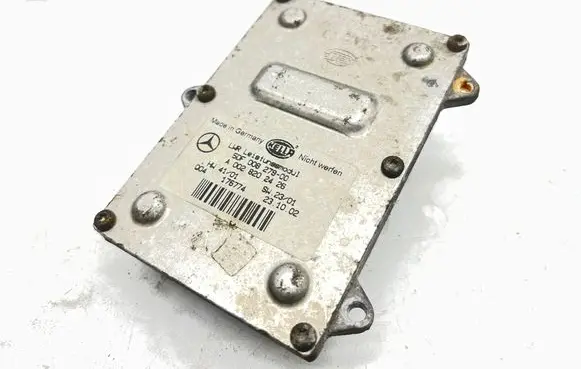 Mercedes-Benz CLS C219 Headlight ballast module Xenon 5DF00827900 A0028202426