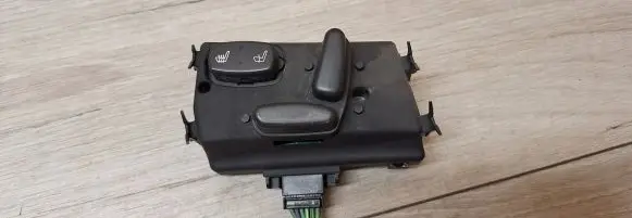 Chrysler Pacifica Seat heating switch QYD10TRMAD