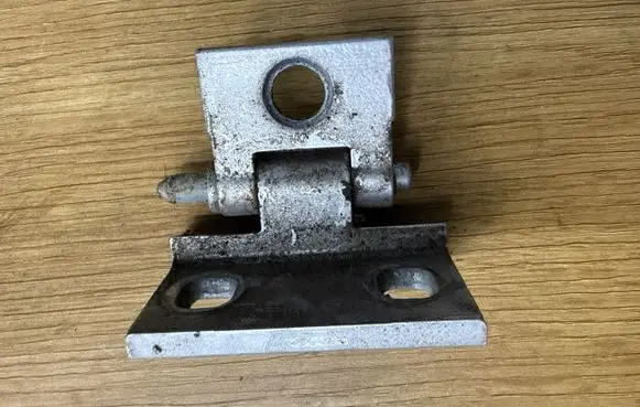 Volvo V70 Rear door lower hinge 