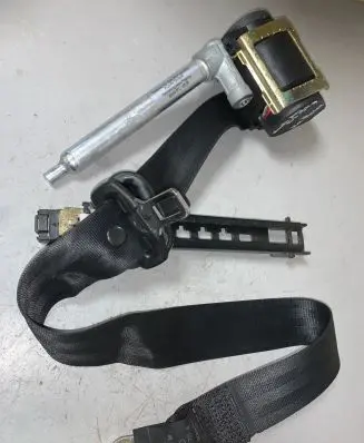 Audi A4 S4 B5 8D Front seatbelt 8D0857705A