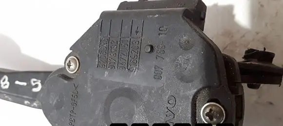 Volvo S80 Accelerator throttle pedal 9206836