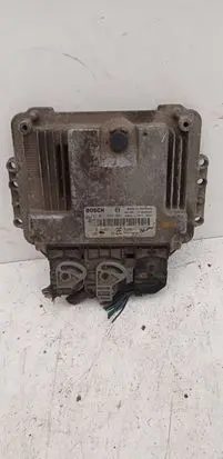 Nissan Primera Engine control unit/module 23710AW365 1039S05285 0281011646