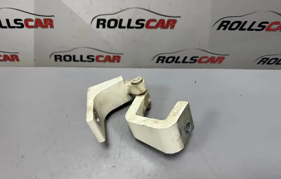Volkswagen Transporter - Caravelle T5 Front door upper hinge 7H0831401B