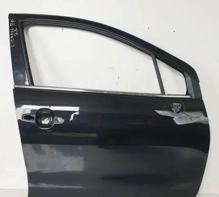 Suzuki SX4 S-Cross Front door
