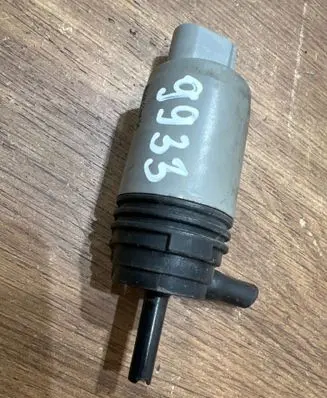 BMW 3 E92 E93 Windscreen/windshield washer pump 6934159