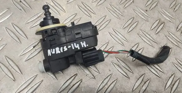 Toyota Auris E180 Headlight level adjustment motor 90013783