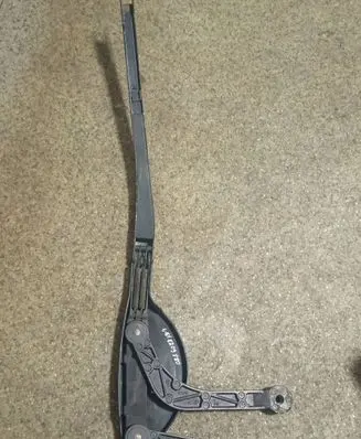 BMW 5 E39 Front wiper blade arm 61618209880
