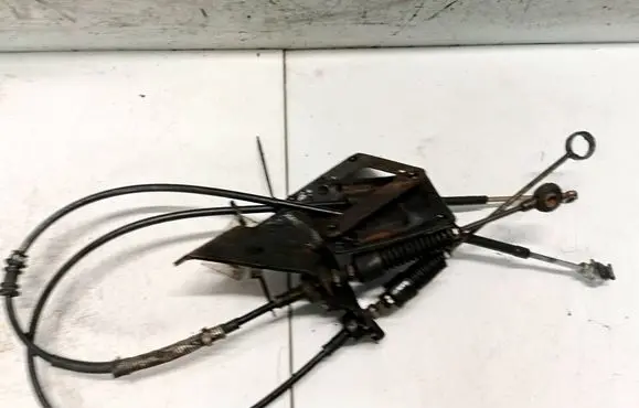 Toyota Previa (XR30, XR40) II Gear shift cable linkage 