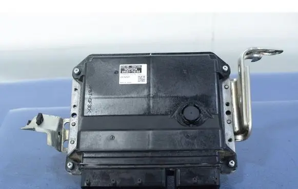 Lexus CT 200H Engine control unit/module ECU 8966176180