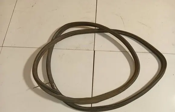 Peugeot 307 Rubber seal front coupe door 
