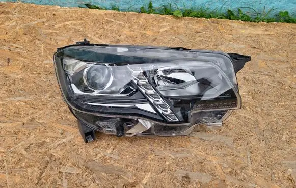 Peugeot Rifter Headlight/headlamp