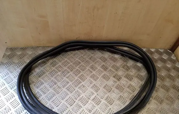 Mercedes-Benz C W204 Trunk rubber seal (body) 