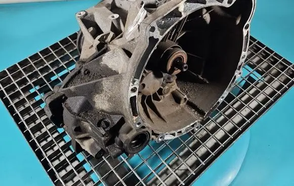 Ford Fiesta Manual 5 speed gearbox 8A6R7002CA IMPRK1568853