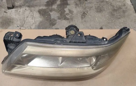 Renault Laguna II Headlight/headlamp 8200163323 89007577 89030471