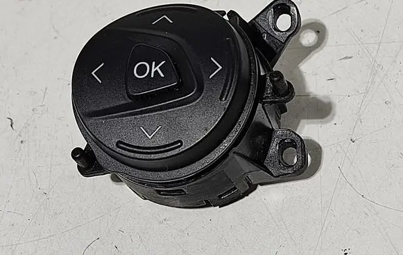 Ford Kuga II Steering wheel buttons/switches AM5T14K147AA