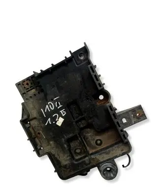 Hyundai i10 Battery box tray 37150B9100