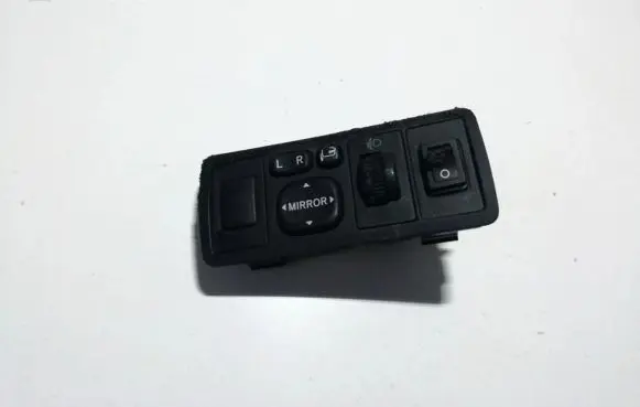 Toyota Avensis T250 Wing mirror switch
