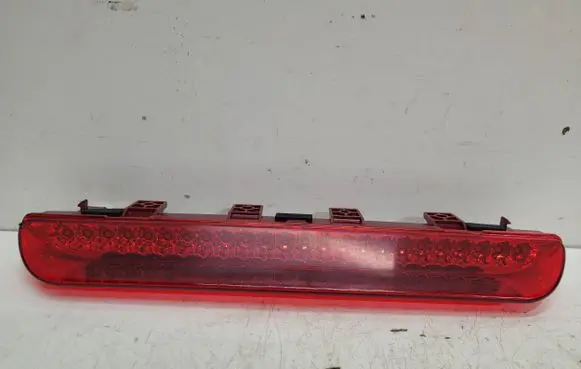 KIA Sportage Third/center stoplight