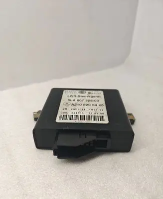 Mercedes-Benz E W210 Light module LCM A2108206426 5LA0075083 058113