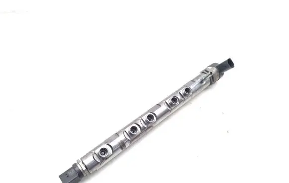BMW 3 E90 E91 Fuel main line pipe 7800601 0281002949 0445214135