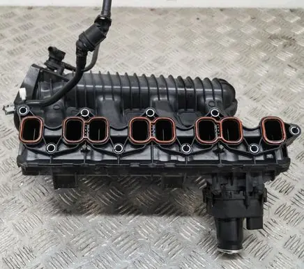 Mercedes-Benz E A207 Intake manifold A2711400004 A2710903037