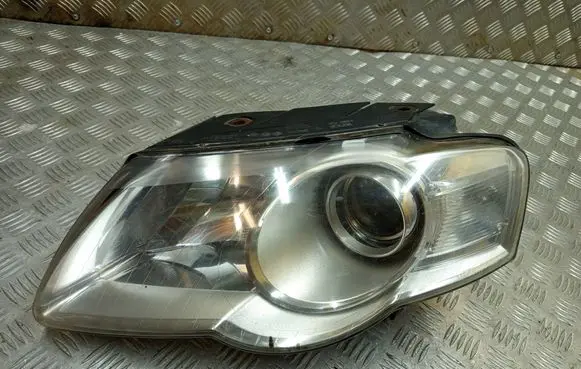 Volkswagen PASSAT B6 Headlight/headlamp