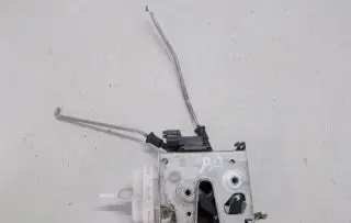 Audi A4 S4 B5 8D Front door lock 