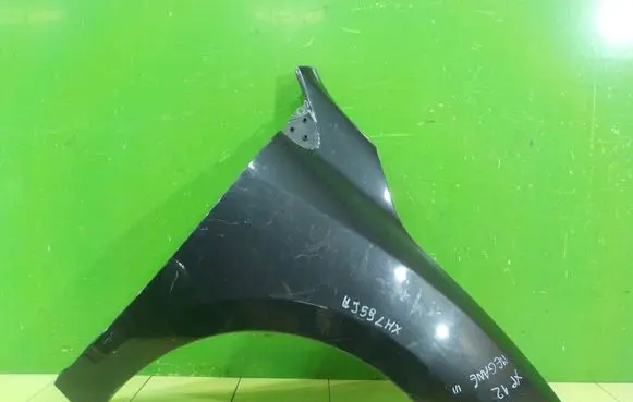 Renault Megane III Fender 631000047R PRAWY