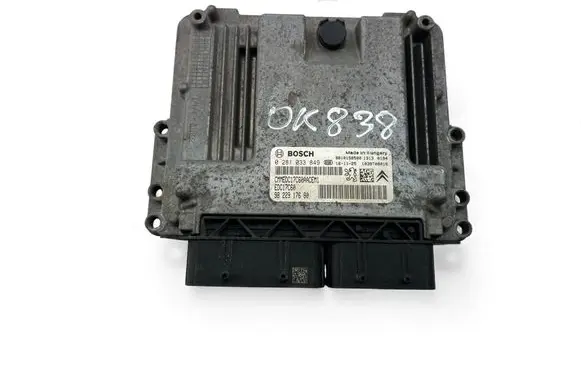 Peugeot 3008 II Engine control unit/module ECU 9822917680 0281033849