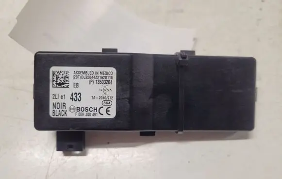 Opel Insignia A Door central lock control unit/module 13503204