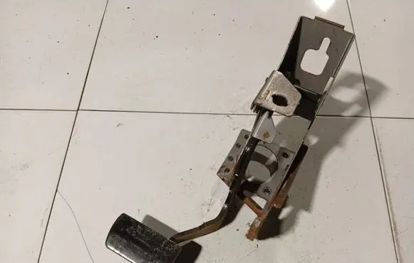 Chevrolet Captiva Brake pedal 