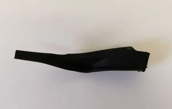 Nissan Leaf II (ZE1) Windshield trim 668955SJ0A