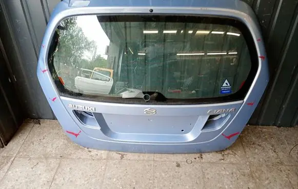 Suzuki Liana Tailgate/trunk/boot lid